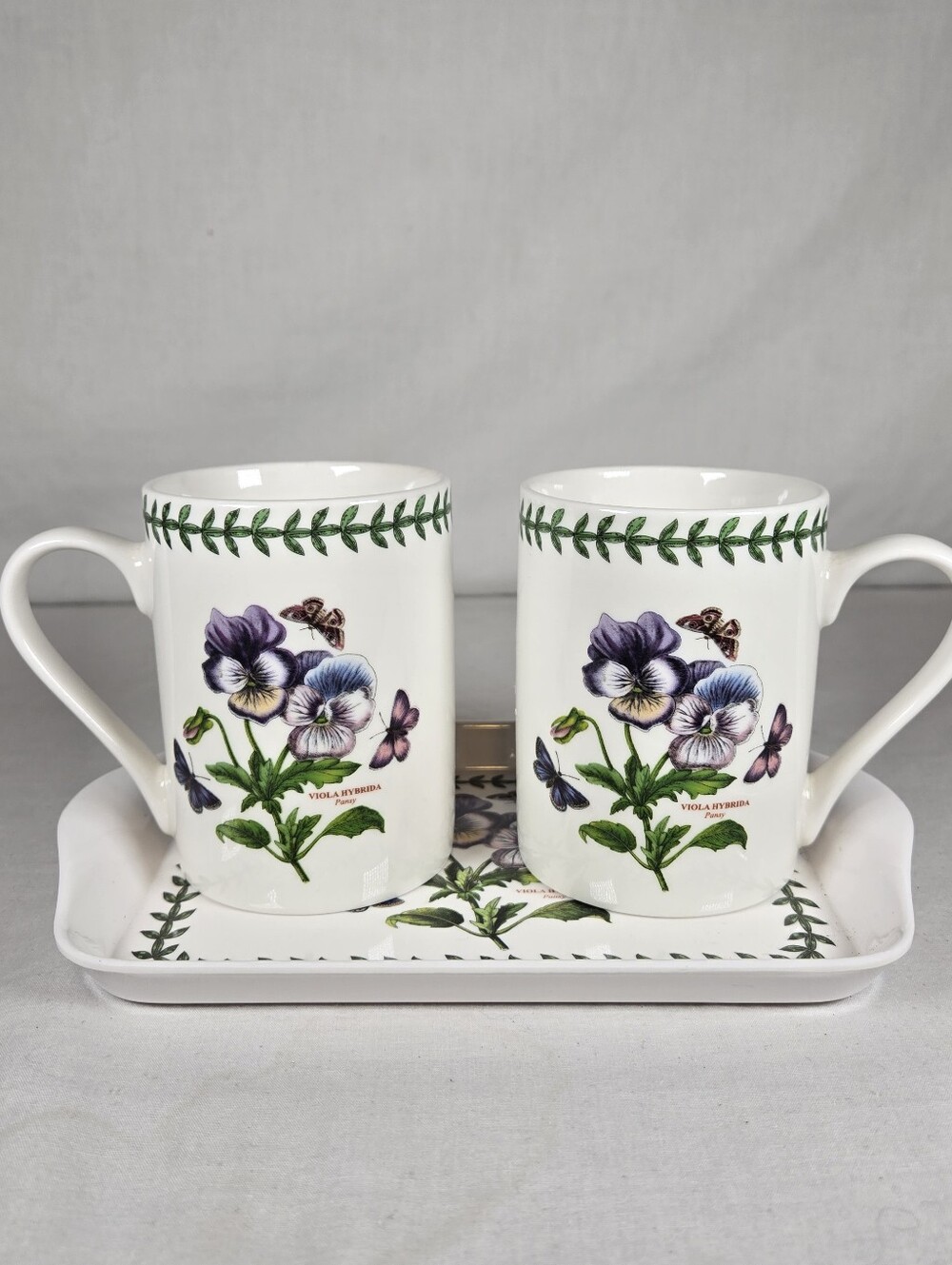 Portmeirion Botanic Garden Pansy Porcelain Mug Set 2 Mugs 10 oz with Tray EUC